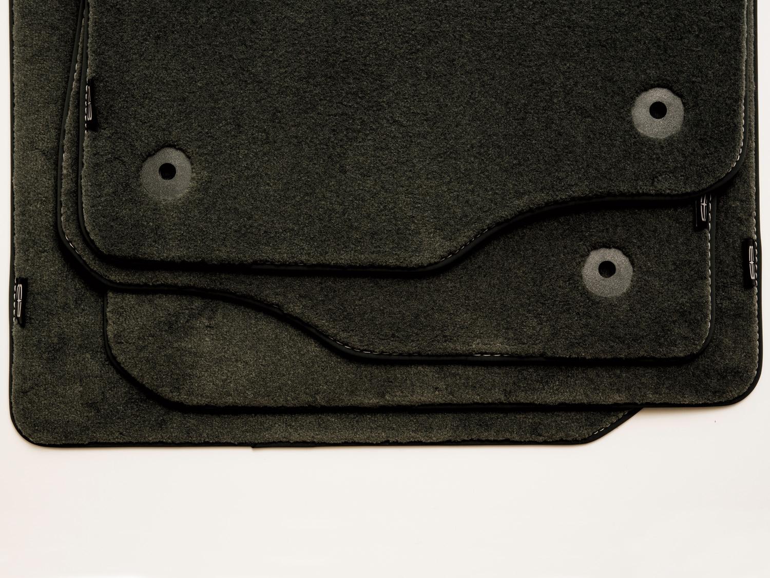 Image pour Tapis – Moquette, noirs, ens. de 4 à partir de AccessoriesCanada