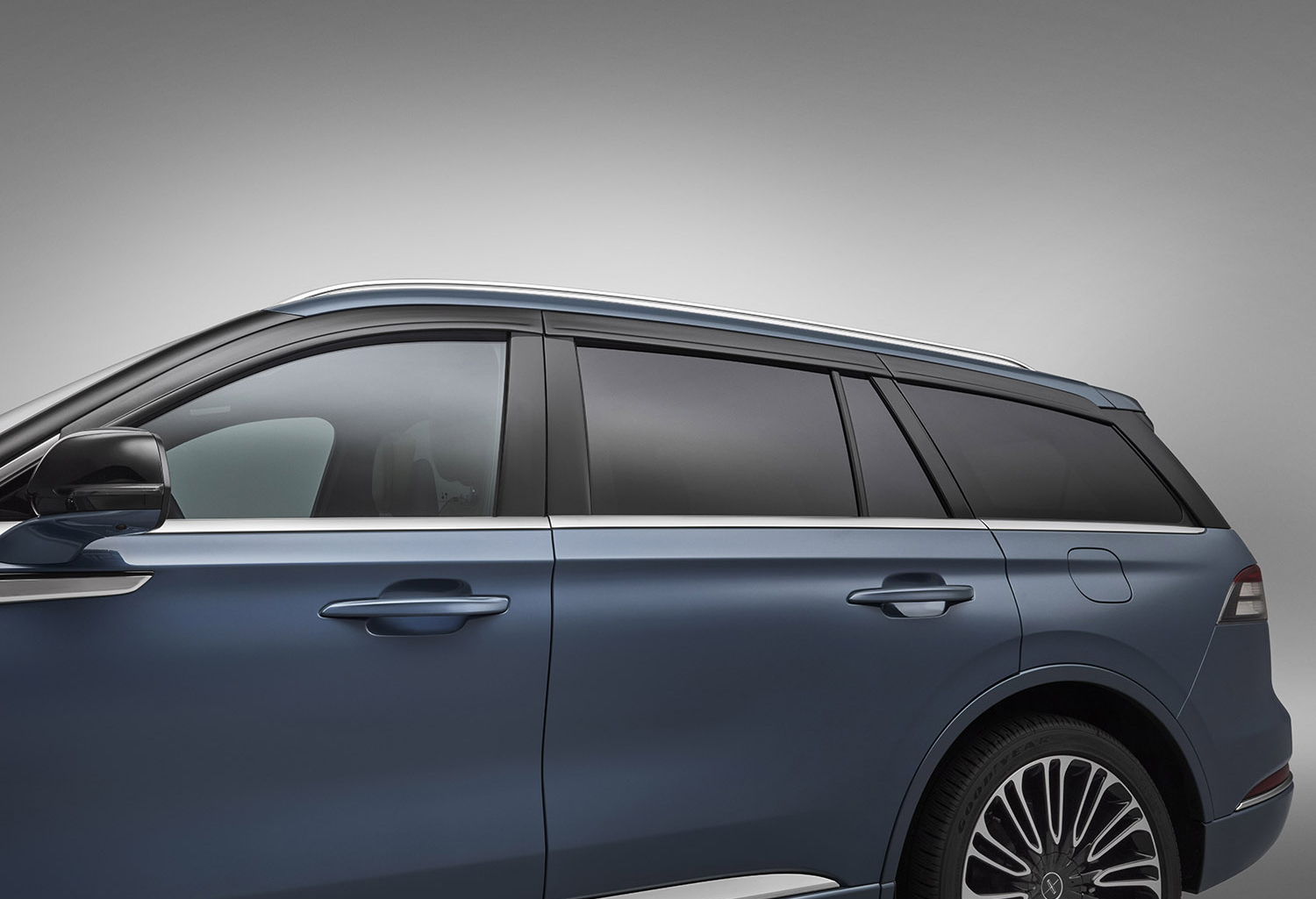Aviator 2020-2026 Side Window Deflectors - Low Profile, Smoke by Husky ...