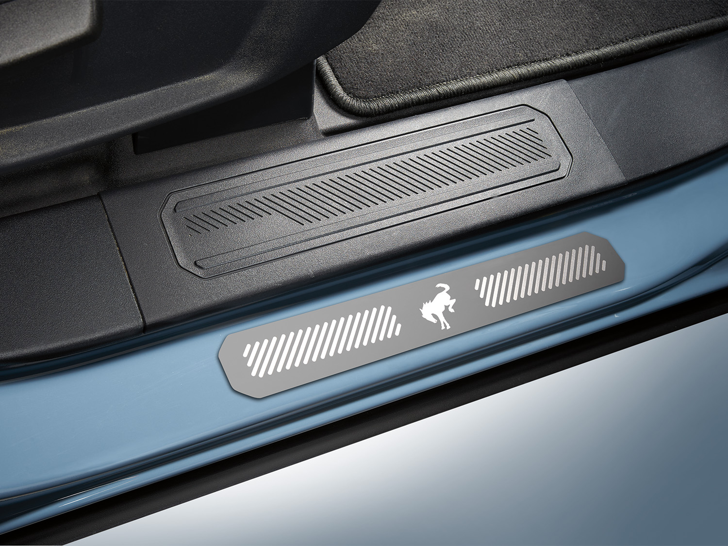 Image pour Enjoliveurs de seuil de porte Putco – Acier inoxydable, quatre portes à partir de AccessoriesCanada
