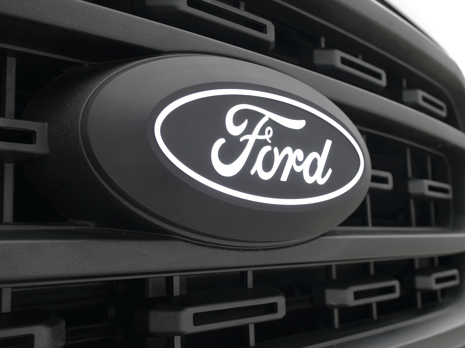 Image for Lighted Ford Oval, Front, Halogen & LED Reflector, For Vehicles w/o Front Camera from AccessoriesCanada