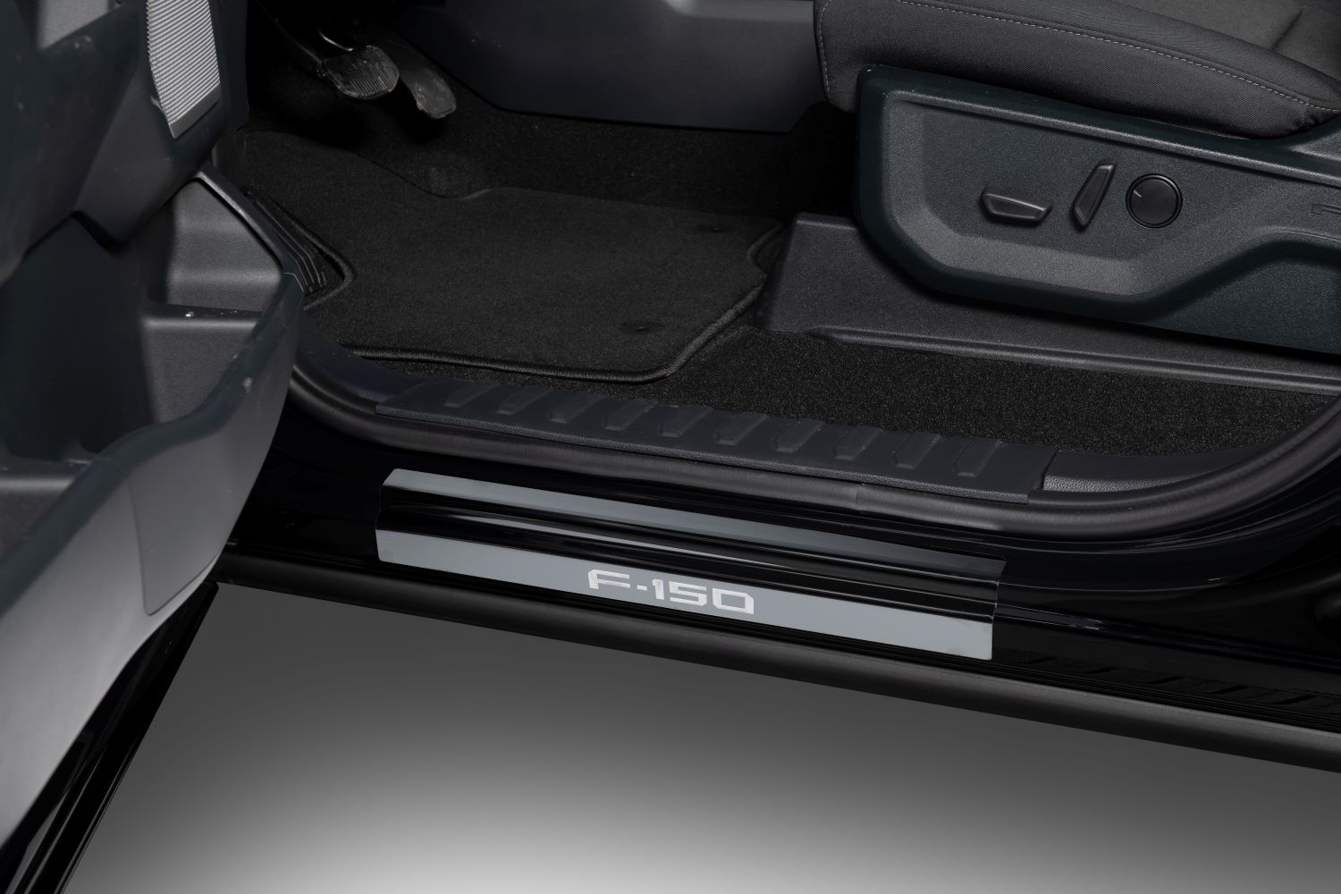 Image pour Enjoliveurs de seuil de porte PutcoMD, acier inoxydable Black Platinum, pour cabine double allongée à partir de AccessoriesCanada