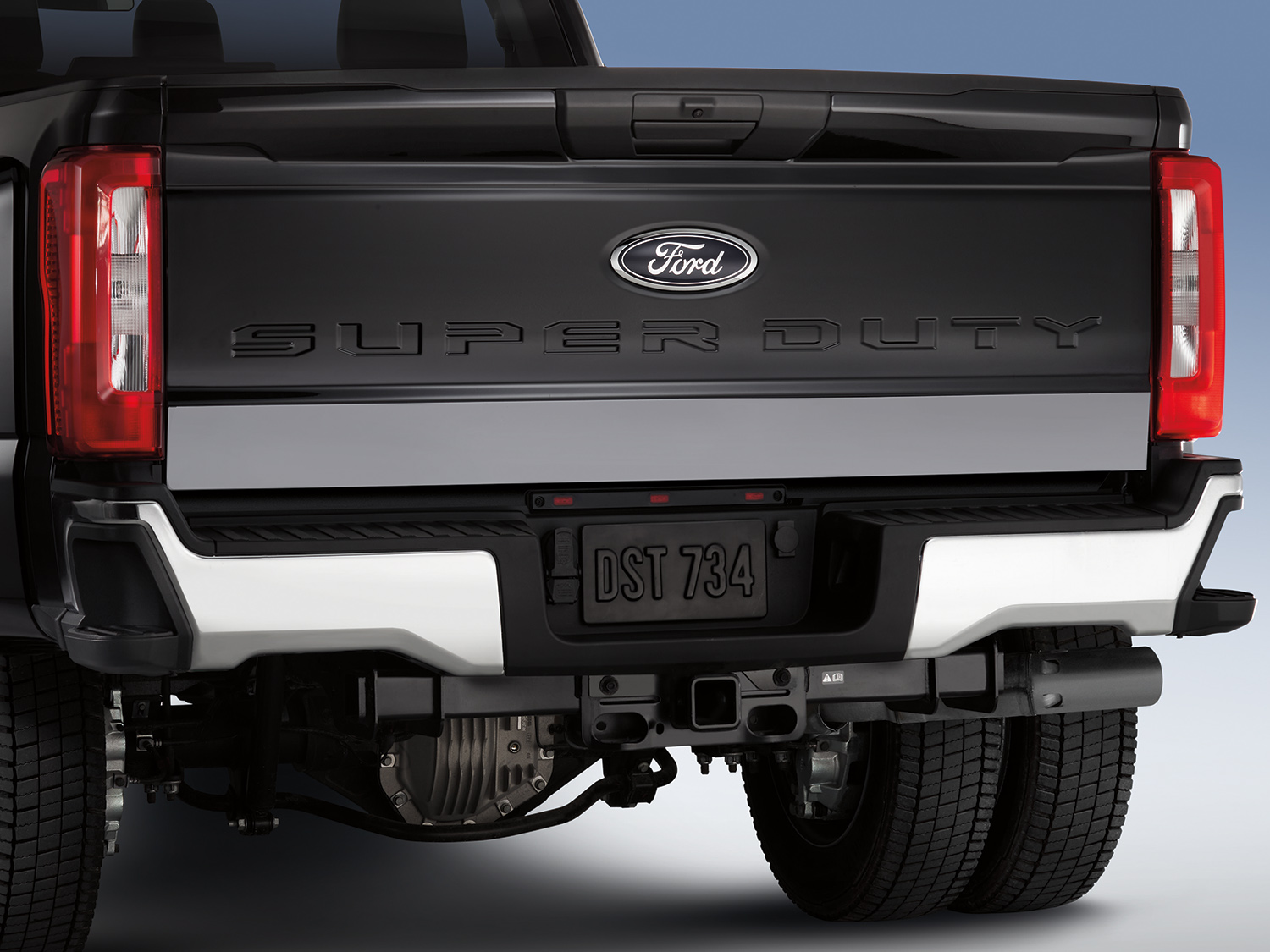 Image pour Garniture de hayon Putco – Acier inoxydable à fini Black Platinum à partir de AccessoriesCanada