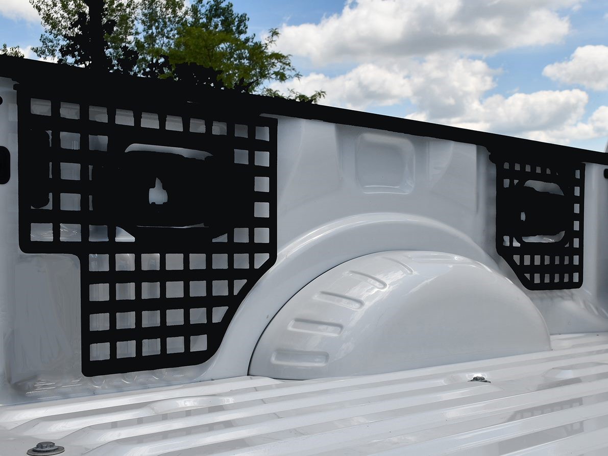 Image pour Panneaux de plateau MOLLE de marque Putco, plateau de 6,75 pi – Côté gauche à partir de AccessoriesCanada